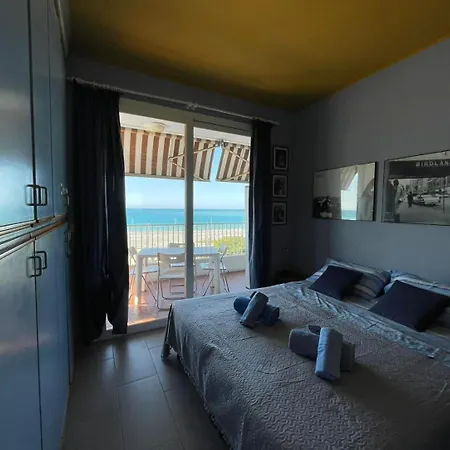 Wh-bilocale Sea Fronte Con Vista Mare A 5 Minuti Dalla Stazione * Ventimiglia