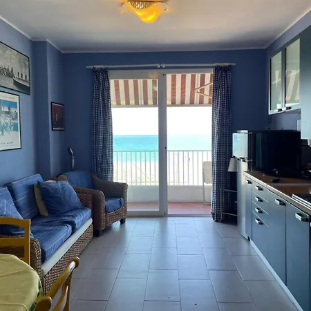 Wh-bilocale Sea Fronte Con Vista Mare A 5 Minuti Dalla Stazione Apartman *