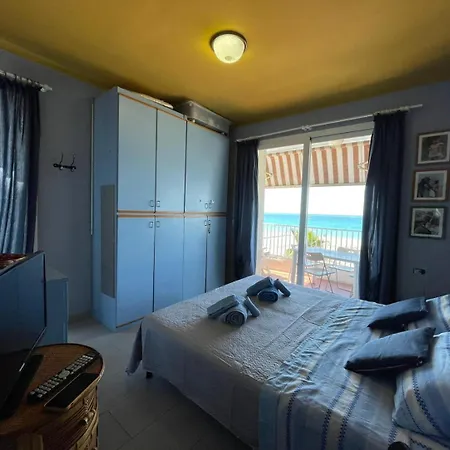 Wh-bilocale Sea Fronte Con Vista Mare A 5 Minuti Dalla Stazione * Βεντιμίλια
